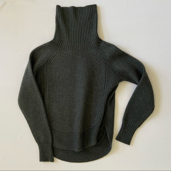 Wilfred Free Italian Yarn Turtleneck Sweater in Dark Green Size XXS - Picture 9 of 10